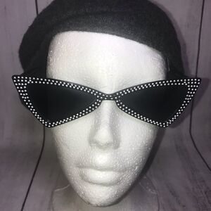 NEW! Black & Silver Cat Eye Woman’s PC Sunglasses